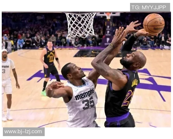 灰熊与湖人精彩对决CCTV全程直播带你感受篮球魅力与激情碰撞