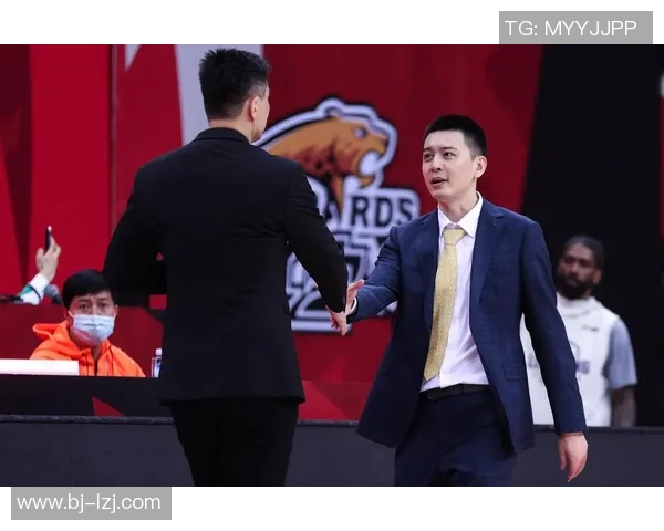 CBA精彩对决辽宁队迎战广东队2020赛季直播回顾与精彩瞬间分析