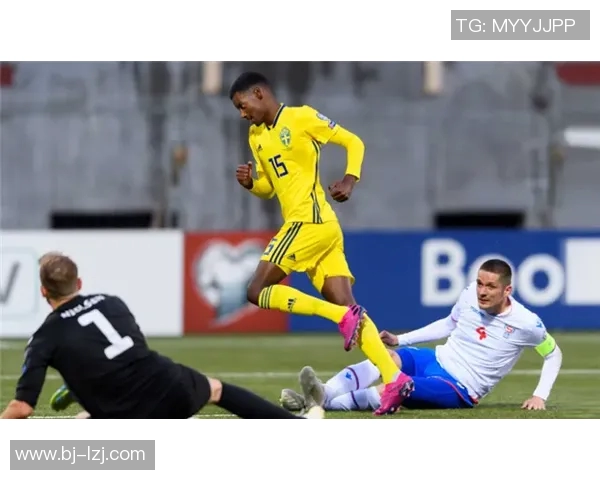 圣保罗与罗萨中央的激烈对决揭示足球魅力与战术智慧的较量 圣保罗与罗萨中央的激烈对决揭示足球魅力与战术智慧的较量